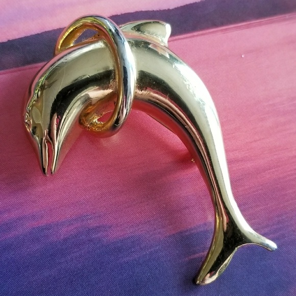 Vintage Jewelry - Vintage dolphin brooch gold tone Pin porpoise sea